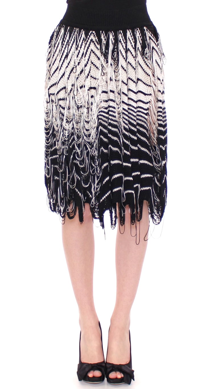 219090-white-black-knitted-assymetrical-skirt.jpg