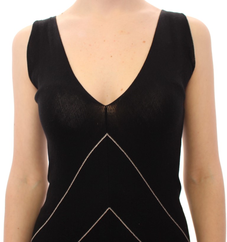 219246-black-white-low-v-neck-knitted-cocktail-dress-3.jpg