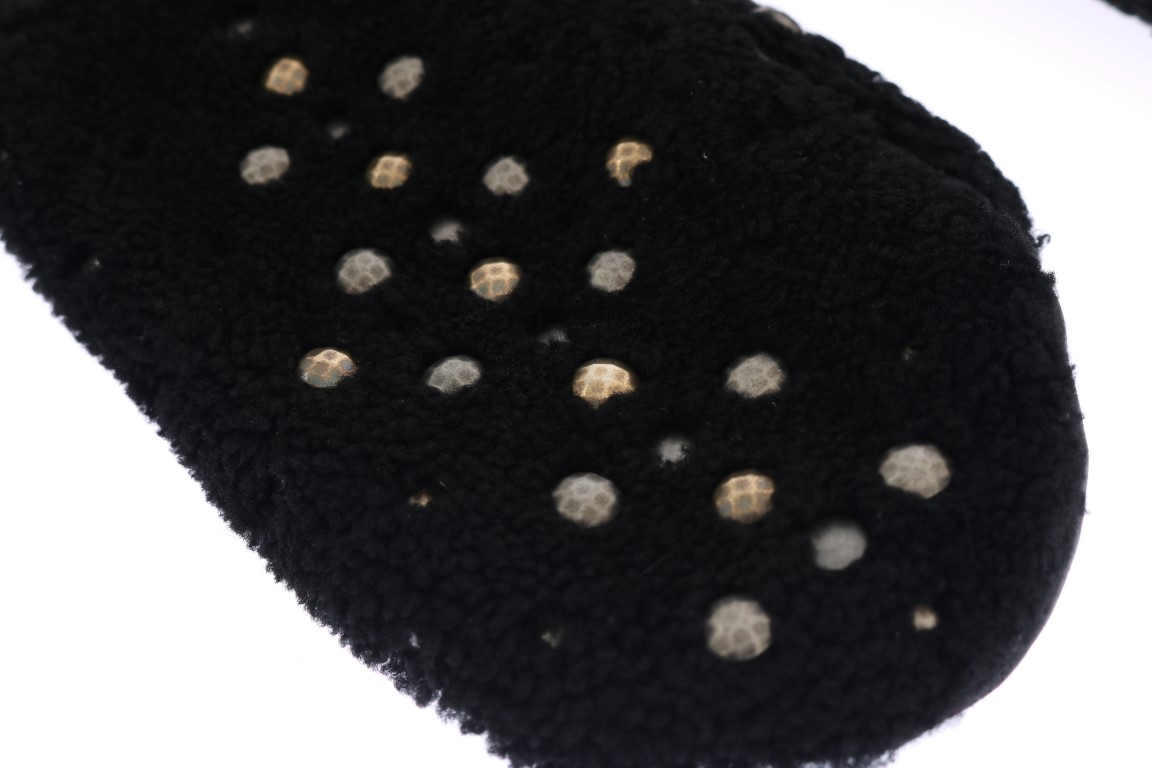 496950-black-leather-shearling-studded-gloves-6.jpg